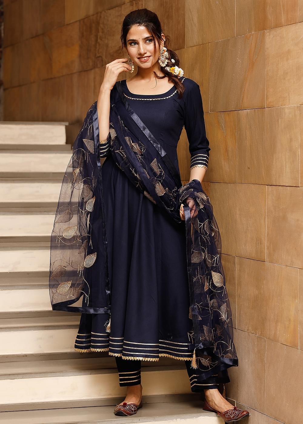 Pull Off Some Nawabi Grace Effortlessly Pull Off Some Nawabi Grace Effortlessly